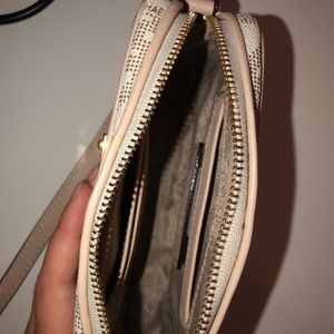 Michael Kors Bags - Michael Kors Jet Set Small Crossbody Michael Kors Bags - Michael Kors Jet Set Small Crossbody